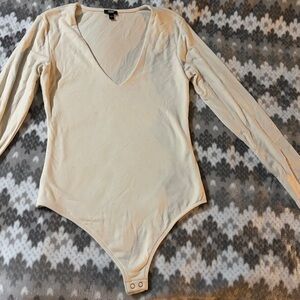Express Cream Body Contour Top